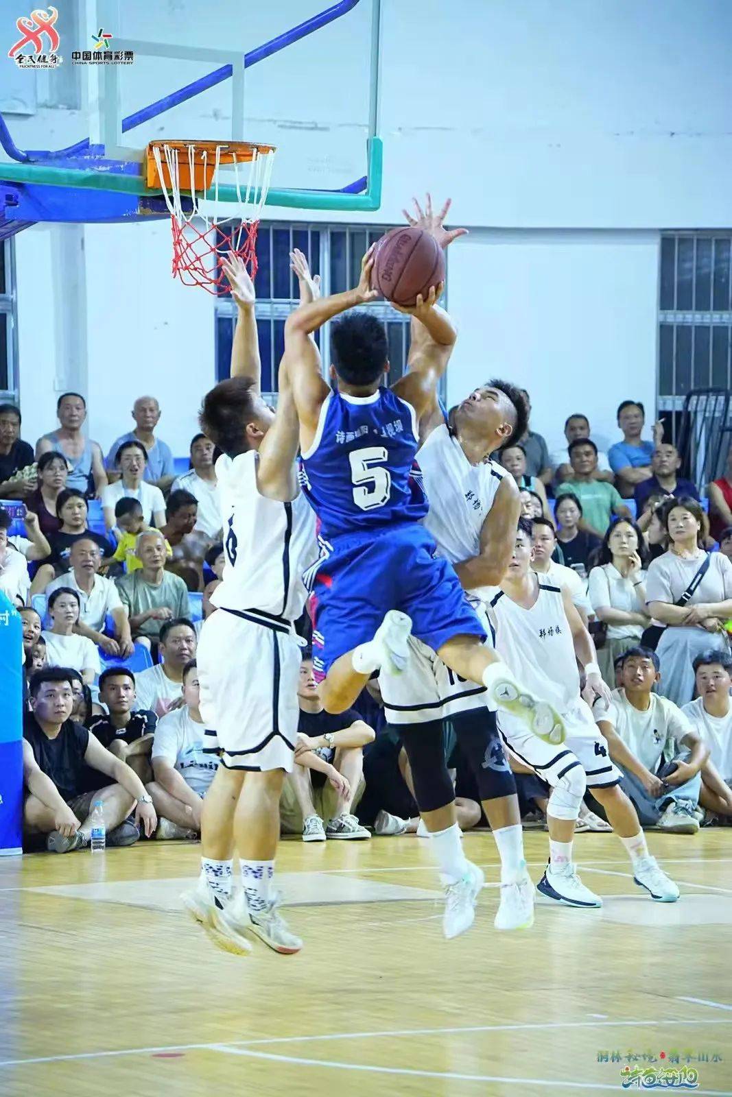 开云官方-包含蓝领篮球：基层联赛助推全民健身热潮的词条
